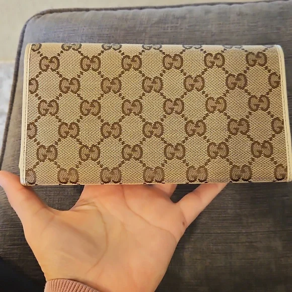 Gucci Signature Monogram Long Wallet - Picture 6 of 9